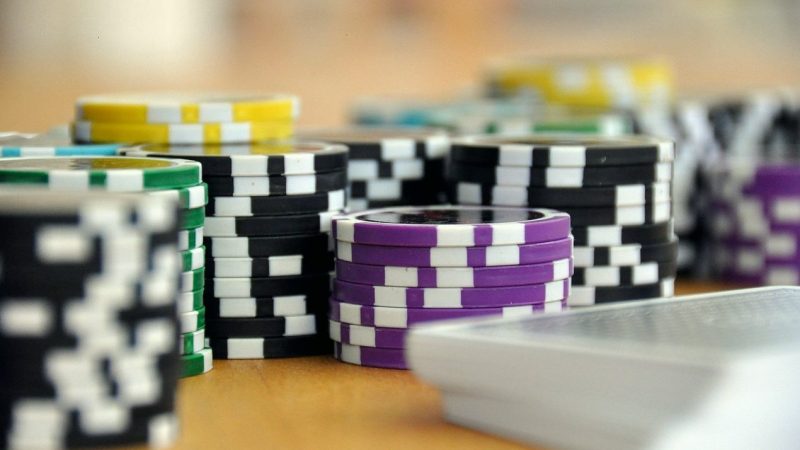 新万博带你解锁骰宝游戏精髓：规则、技巧与安全指南