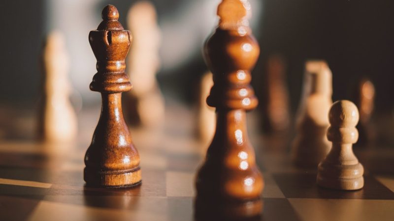 新万博深度解析：极速棋牌对局棋谱的研究与实战策略
